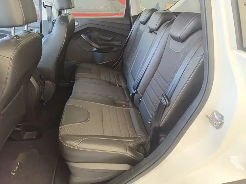 Ford Kuga — миниатюра 17