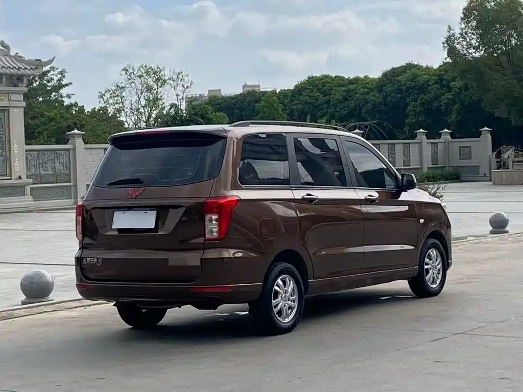 Wuling Hongguang — миниатюра 9