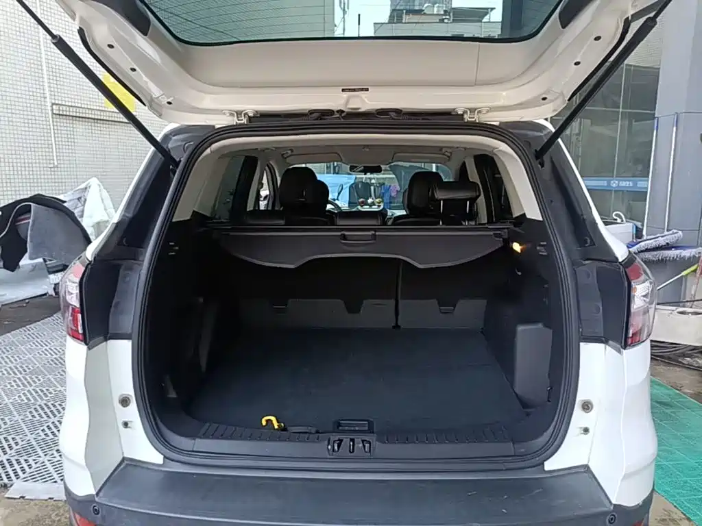 Ford Kuga — миниатюра 19
