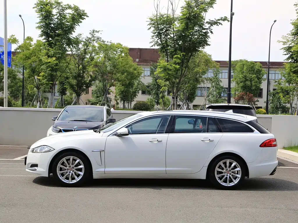 Jaguar XF — миниатюра 18