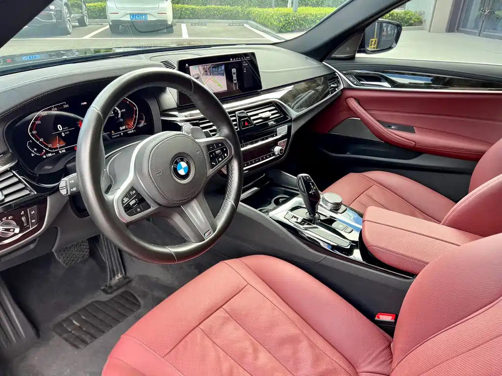 BMW 5 Series — миниатюра 10