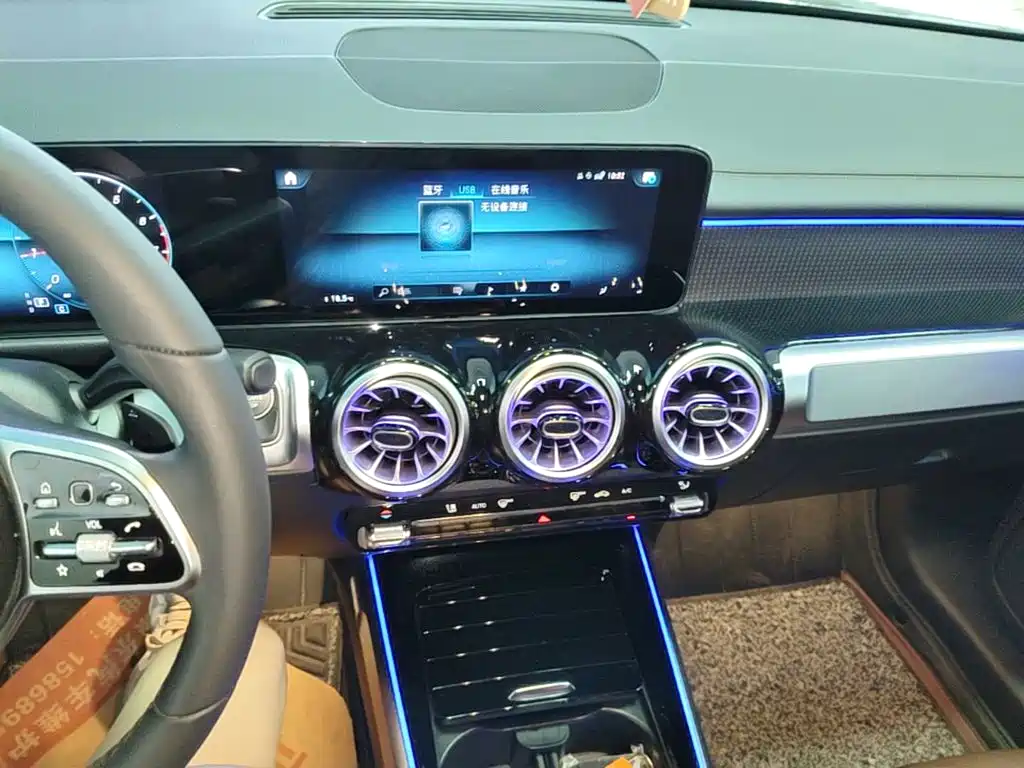Mercedes-Benz GLB — миниатюра 13