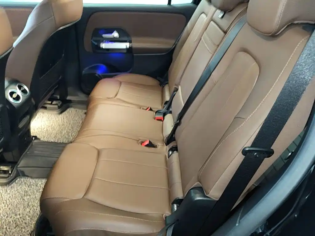 Mercedes-Benz GLB — миниатюра 17