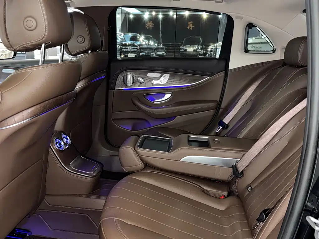 Mercedes-Benz E-Class — миниатюра 55