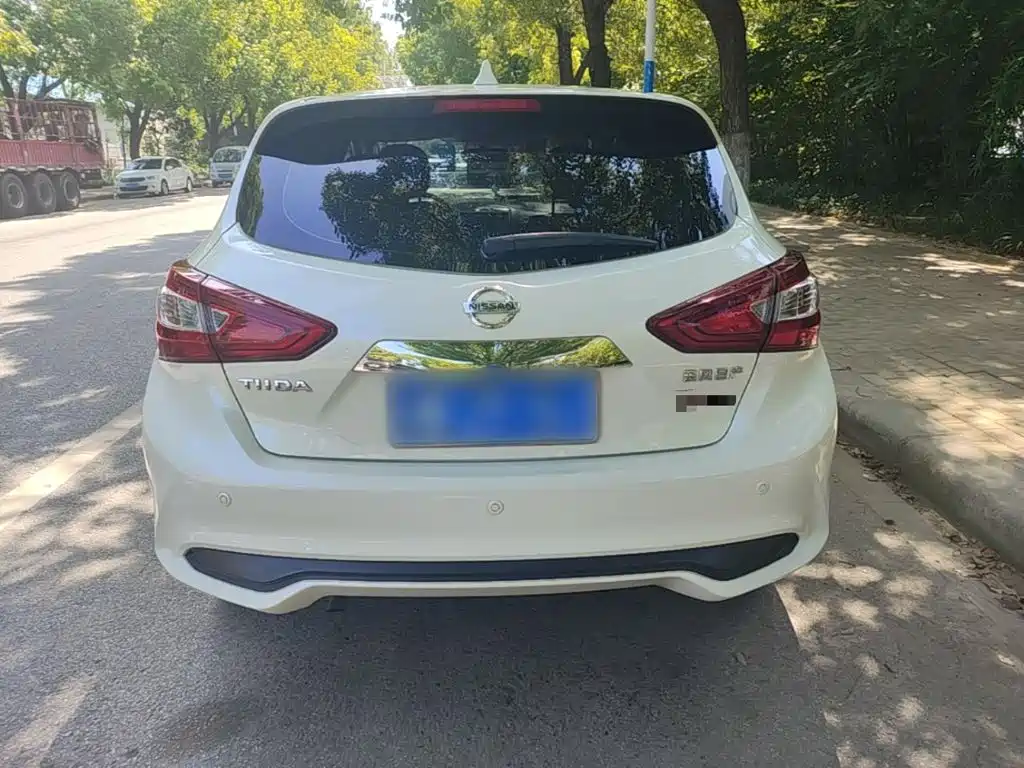 Nissan Tiida — миниатюра 6