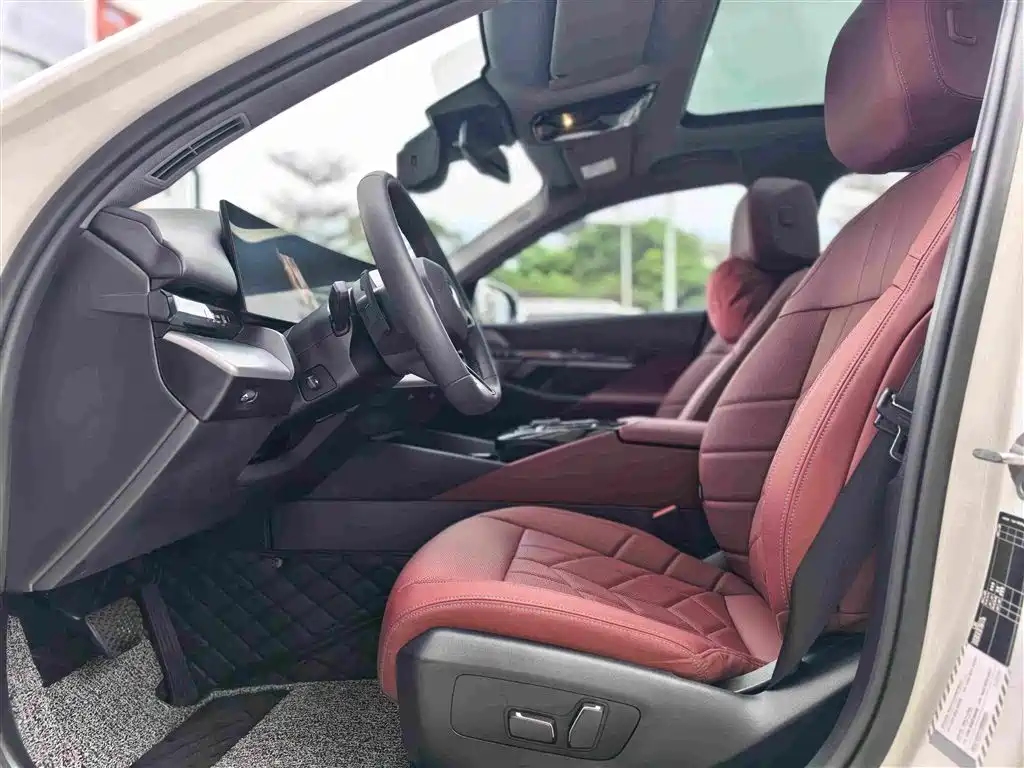 BMW 5 Series — миниатюра 9
