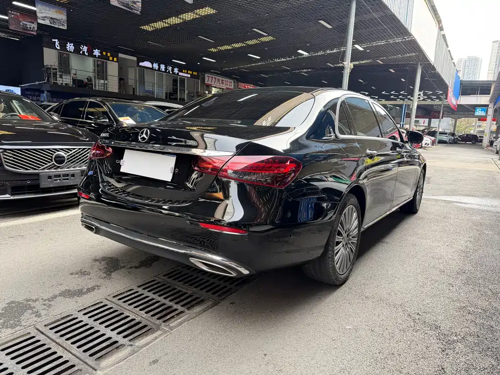 MERCEDES-BENZ E CLASS