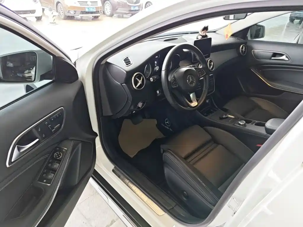 Mercedes-Benz GLA — миниатюра 16