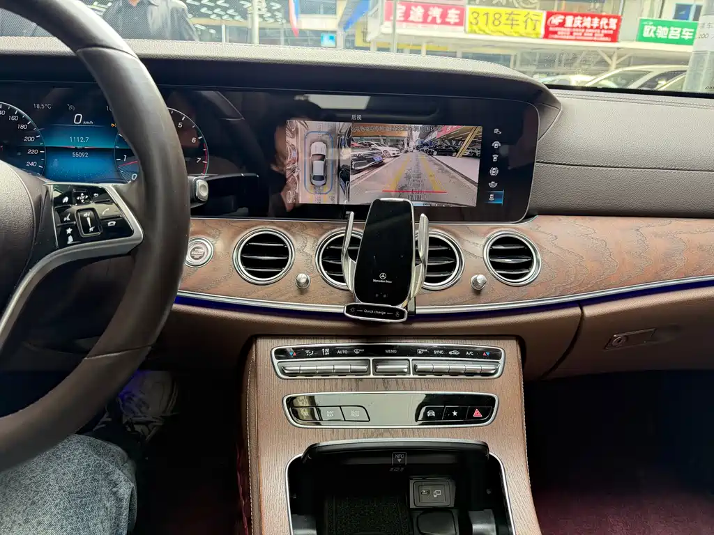 MERCEDES-BENZ E CLASS