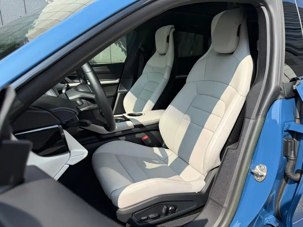Porsche Taycan — миниатюра 21