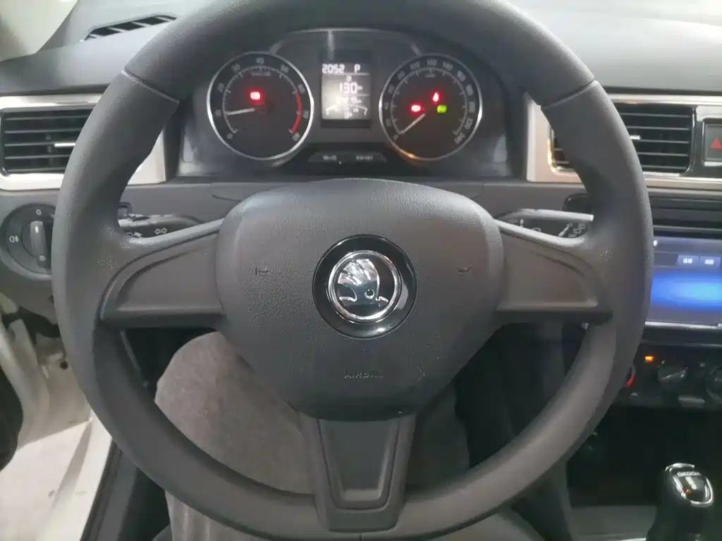 Skoda Rapid Spaceback — миниатюра 11