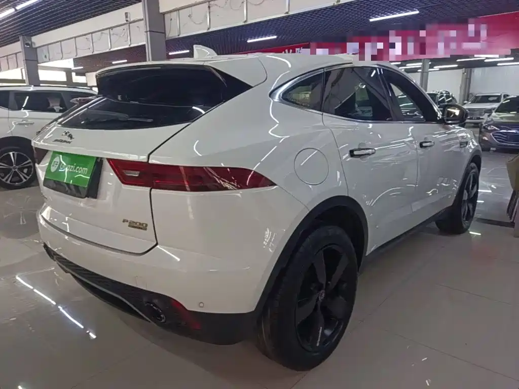 Jaguar E-PACE — миниатюра 7