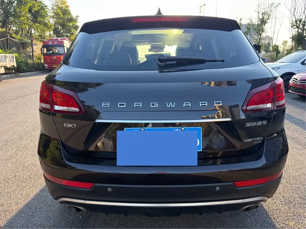 Borgward BX7 — миниатюра 10