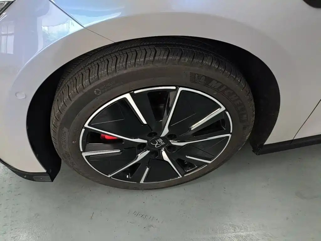 BYD Хань Ли — миниатюра 23