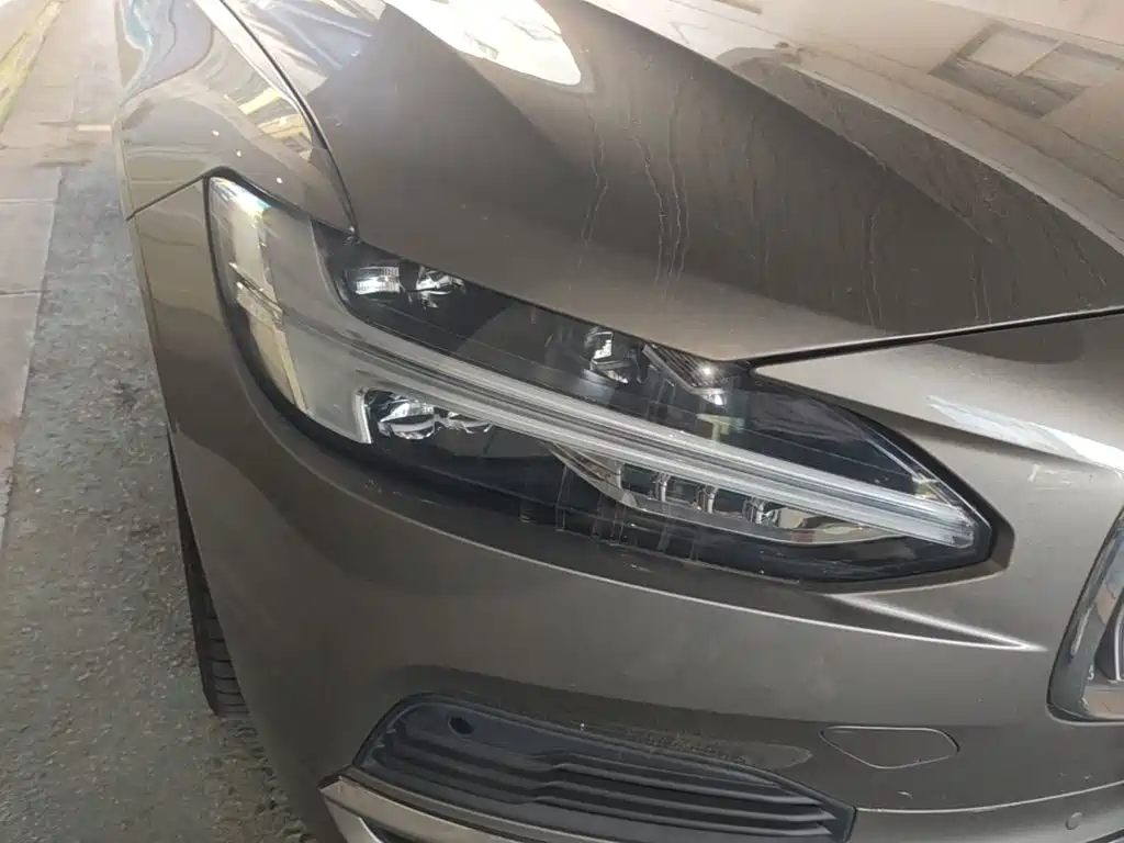 Volvo S90 PHEV — миниатюра 11