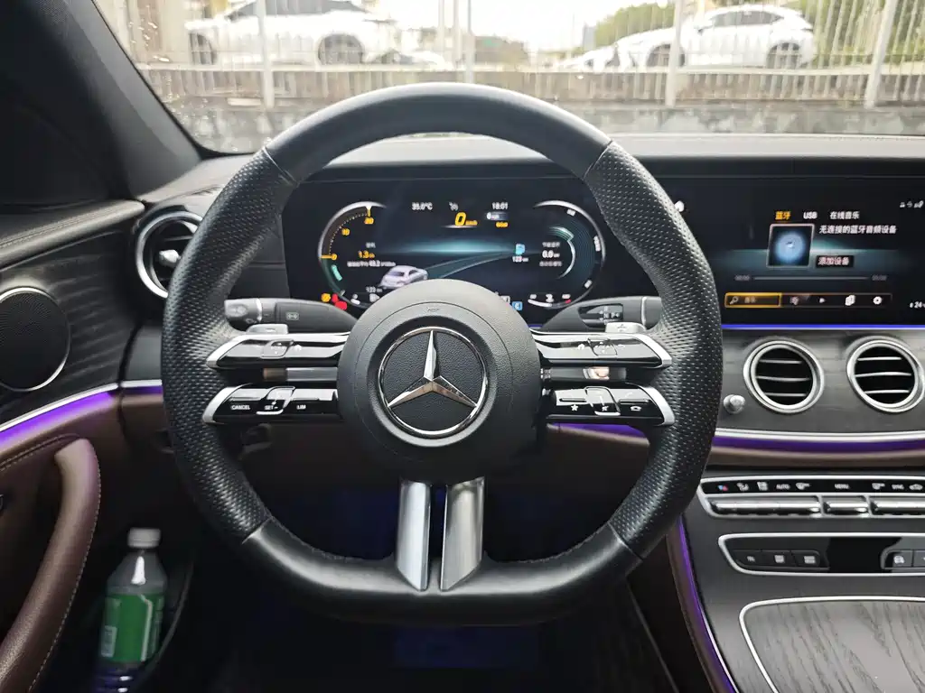 Mercedes-Benz E-Class — миниатюра 13