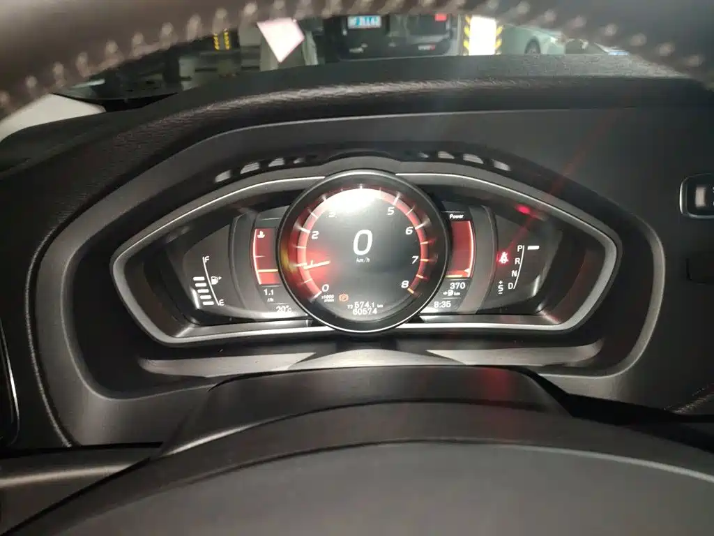 Volvo V40 — миниатюра 7