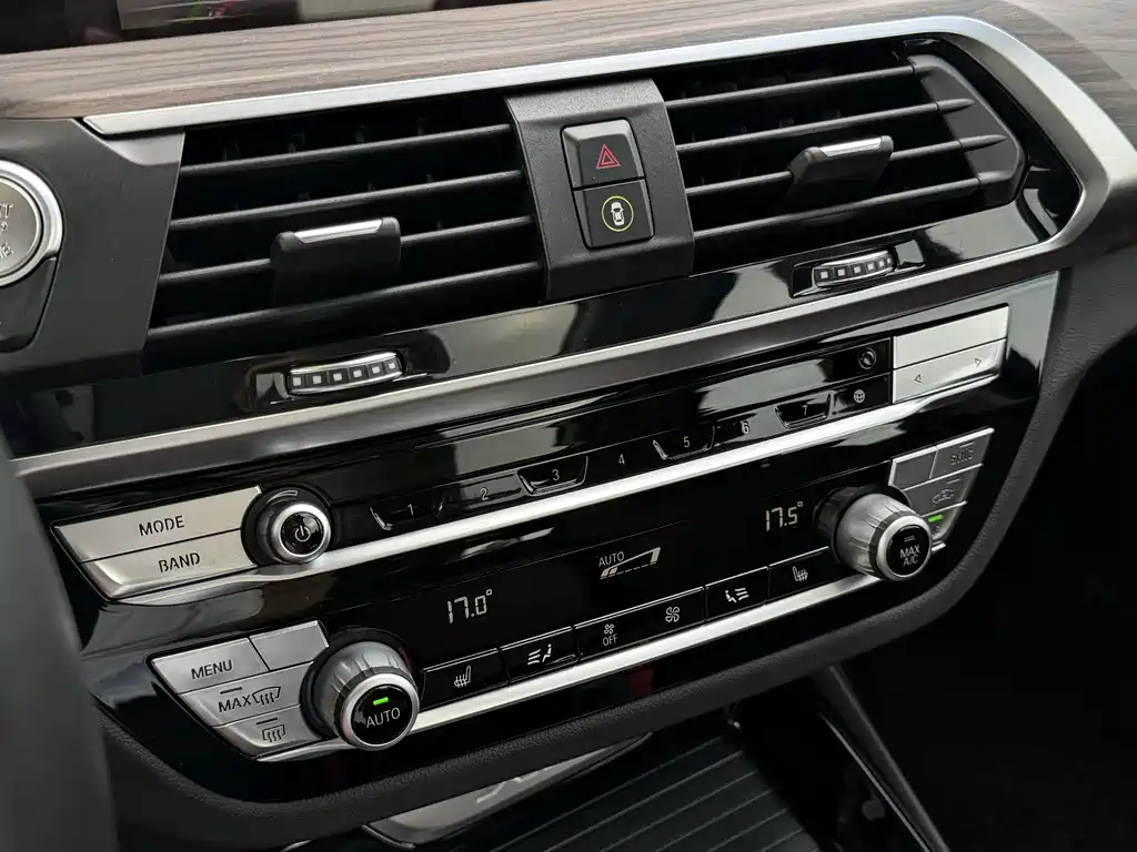 BMW X3 — миниатюра 7