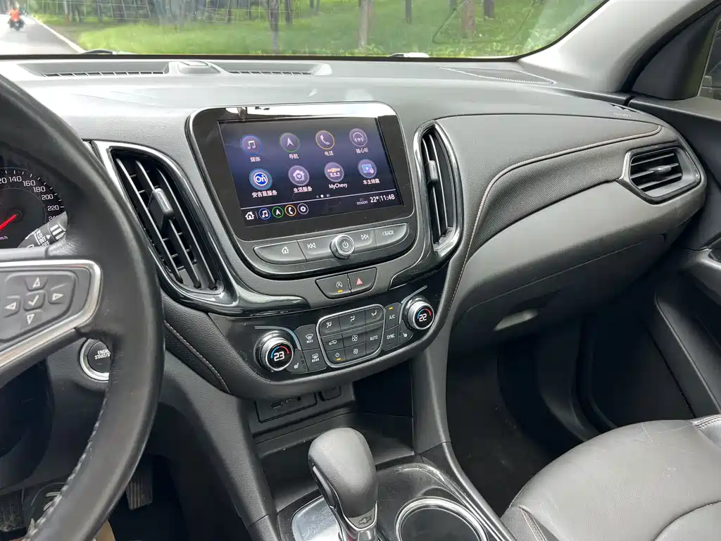 Chevrolet Equinox — миниатюра 9