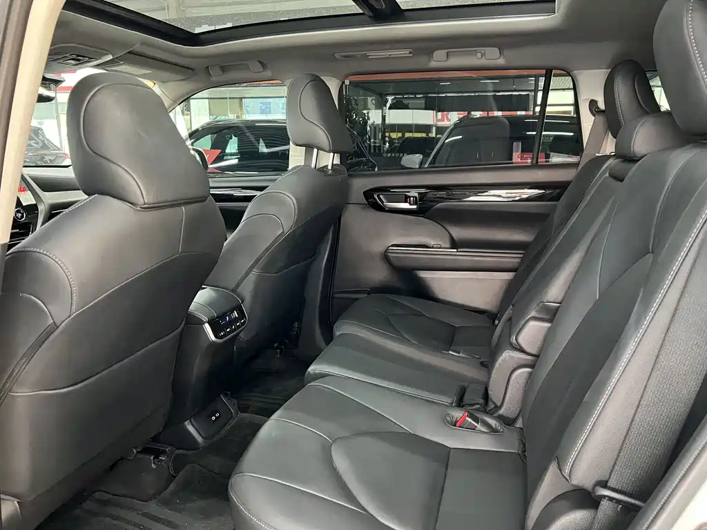 Toyota Highlander — миниатюра 6