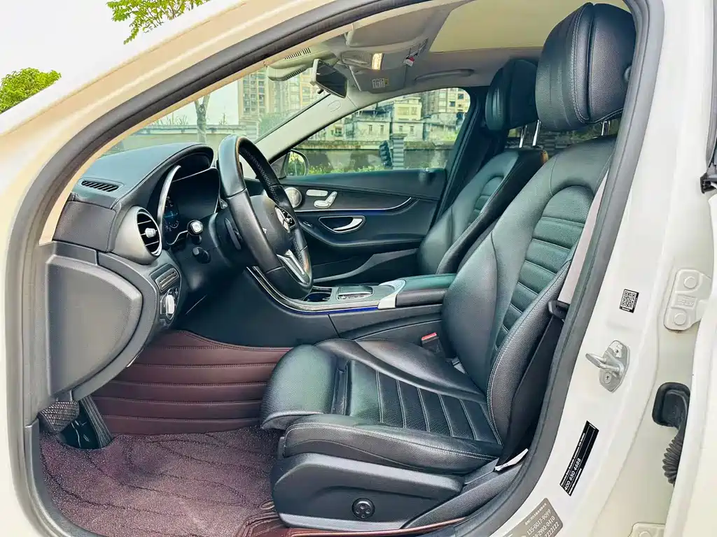 Mercedes-Benz C-Class — миниатюра 7