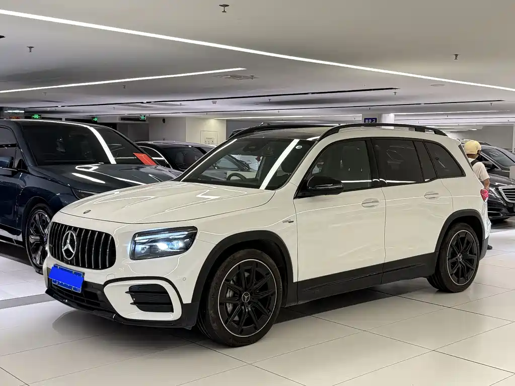 Mercedes-Benz GLB AMG 2025