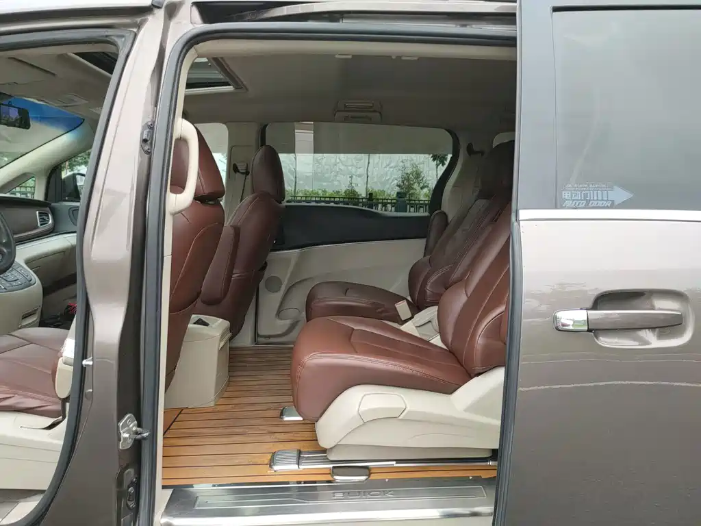 Buick GL8 — миниатюра 16