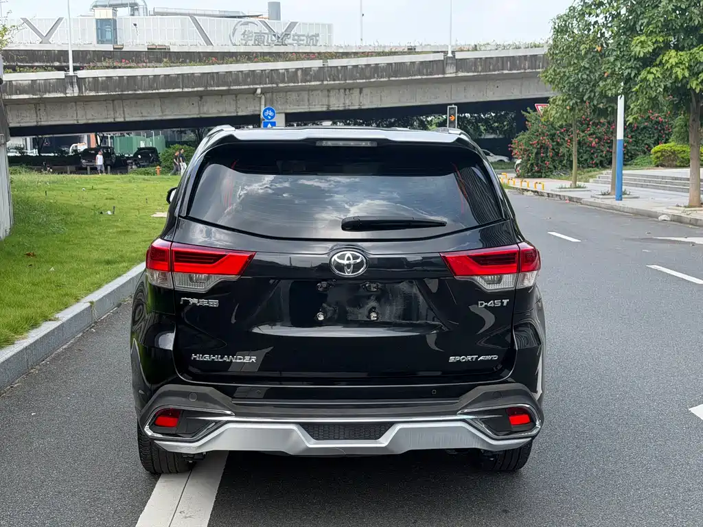 Toyota Highlander — миниатюра 18