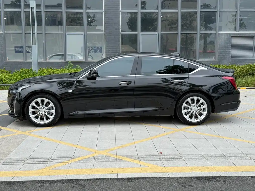Cadillac CT5 — миниатюра 4