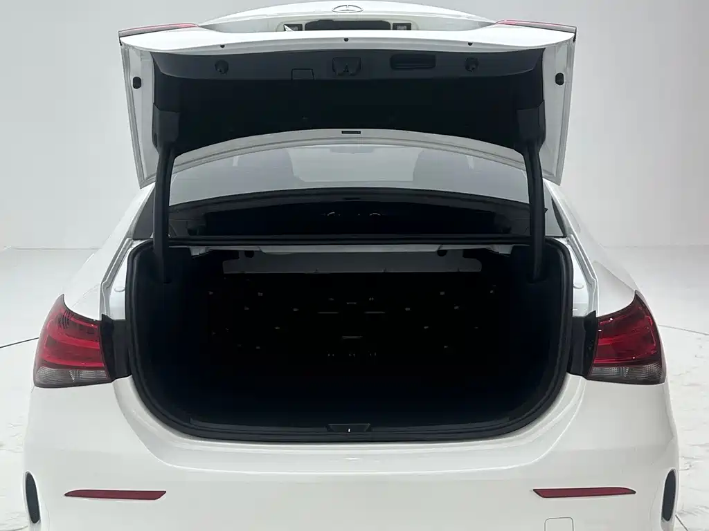 Mercedes-Benz A-Class — миниатюра 8
