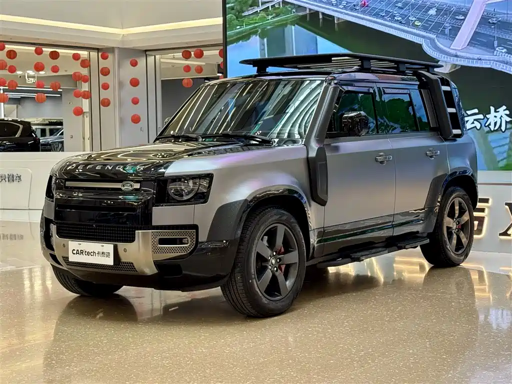 Land Rover Defender 2024