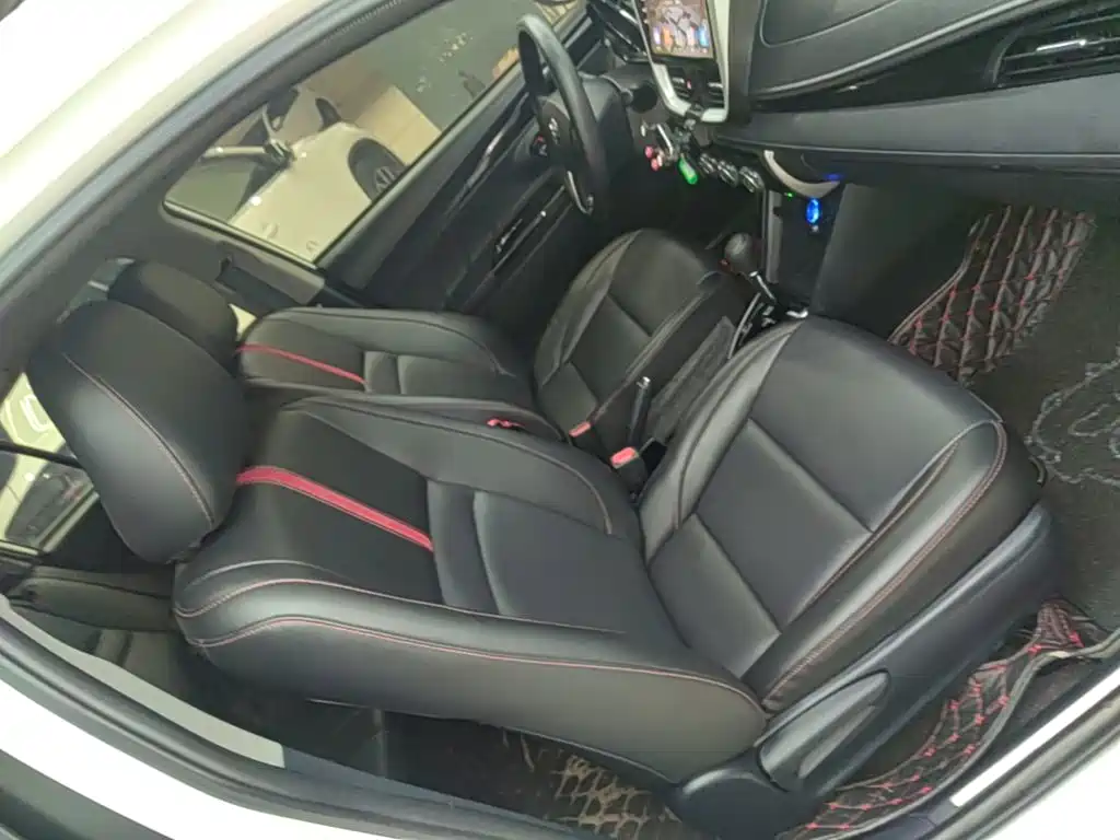 Toyota Yaris L — миниатюра 25
