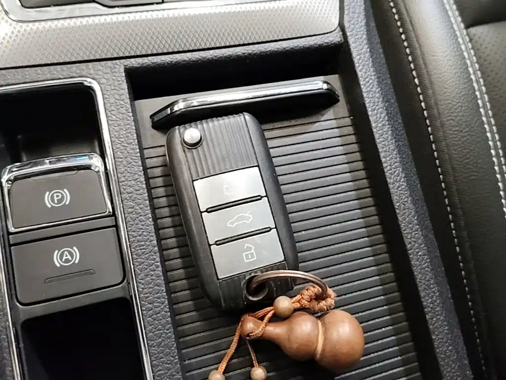 Roewe RX5 — миниатюра 9
