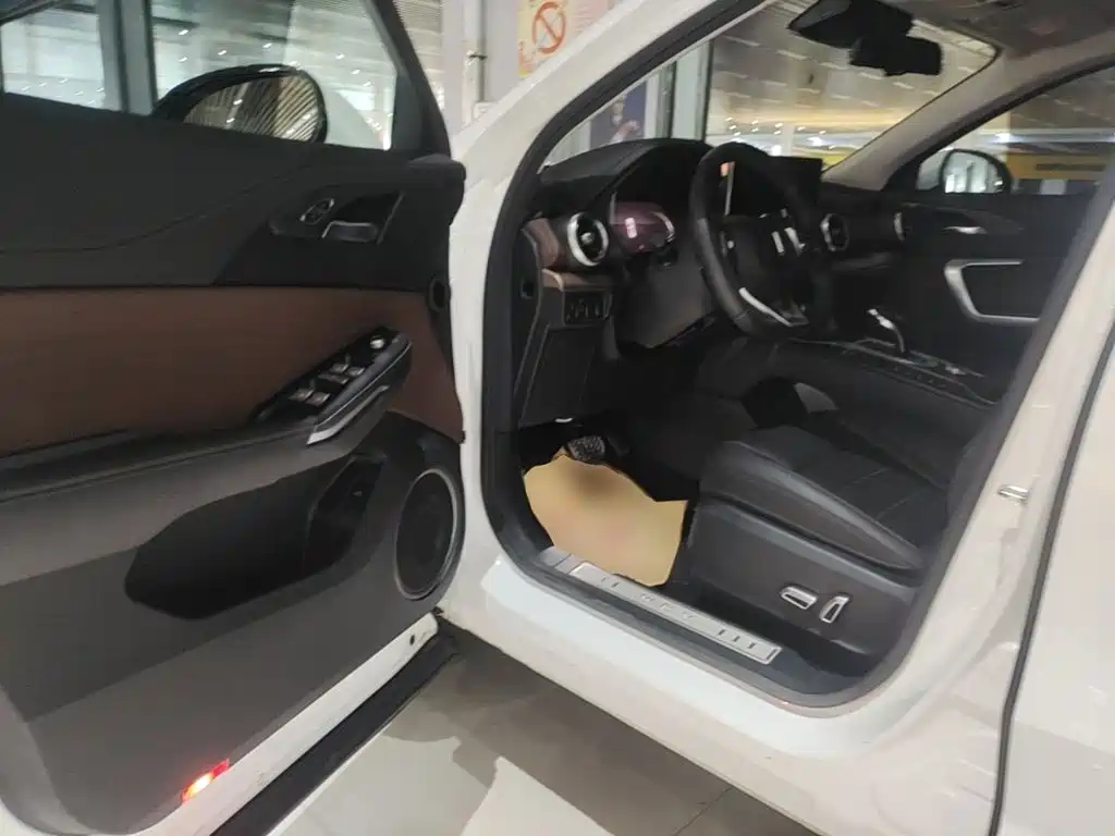 Wey Wey VV5 — миниатюра 16
