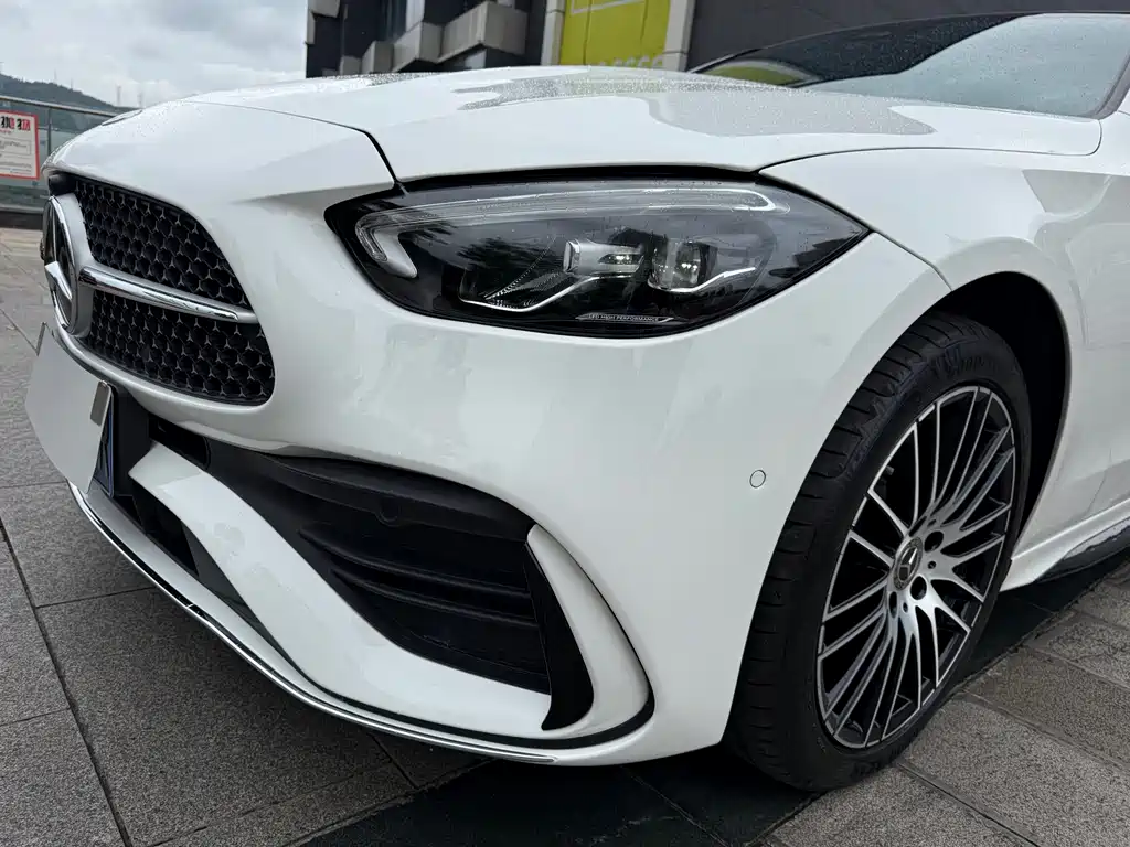 Mercedes-Benz C-Class — миниатюра 13
