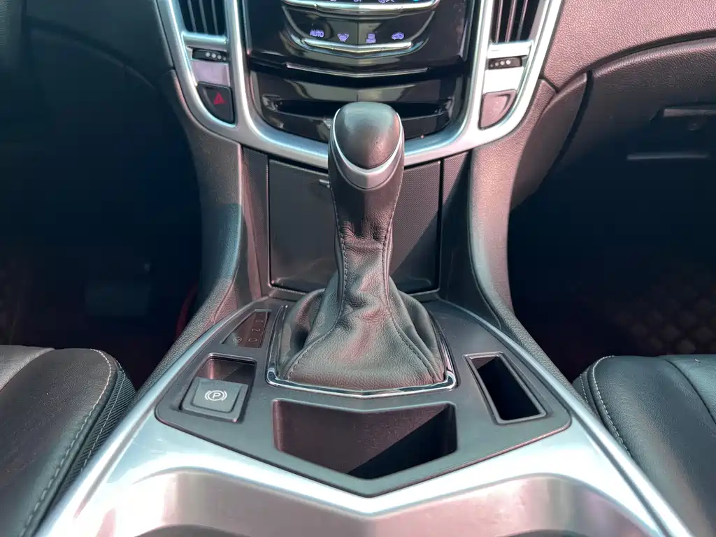 Cadillac SRX — миниатюра 14