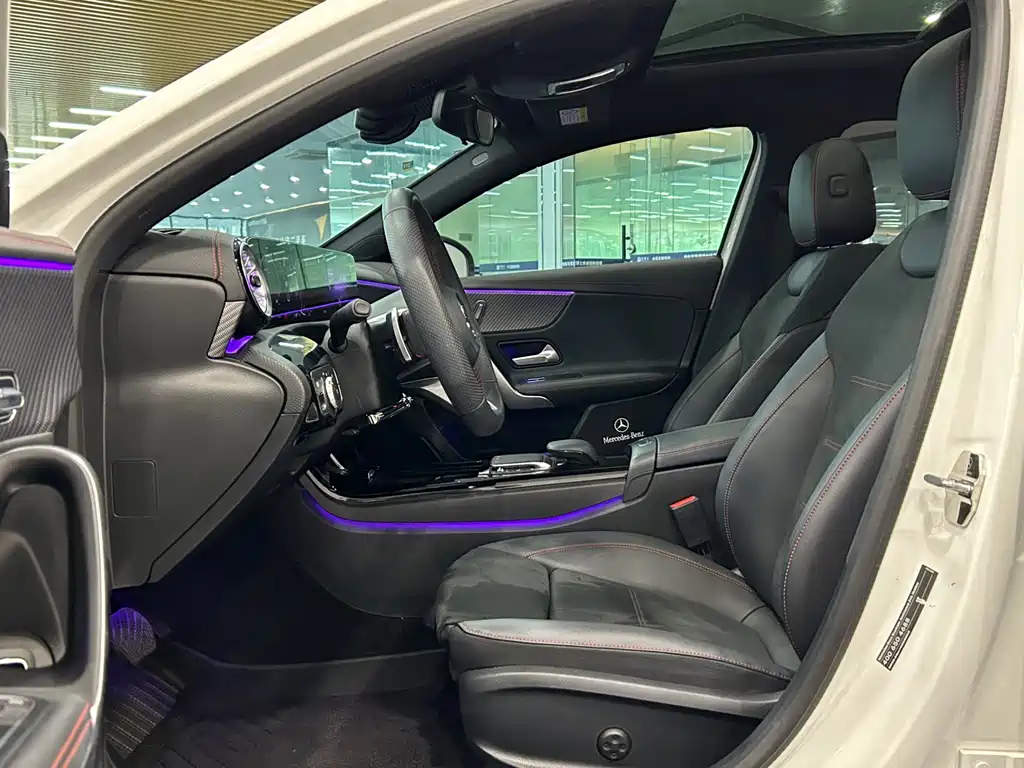 Mercedes-Benz A-Class A 2023 A 200 L Fashion
