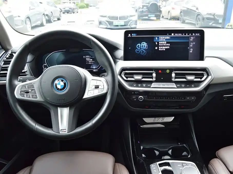 BMW IX3