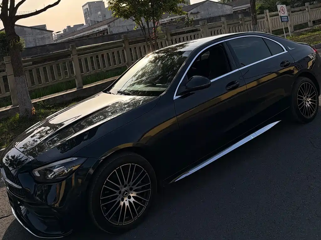 Mercedes-Benz C-Class 2025