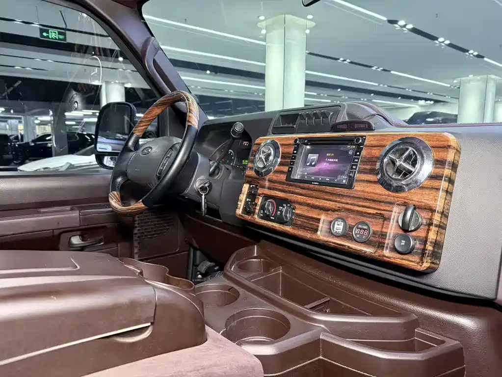 Ford E350 — миниатюра 12