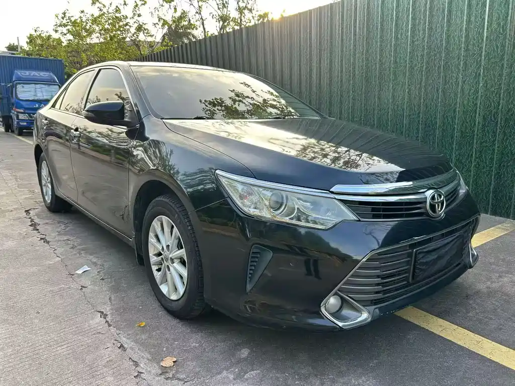 Toyota Camry — миниатюра 2