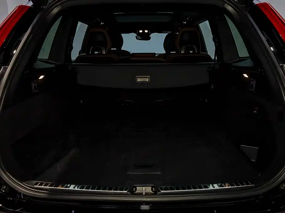Volvo XC90 2024 B5 Luxury 5 мест