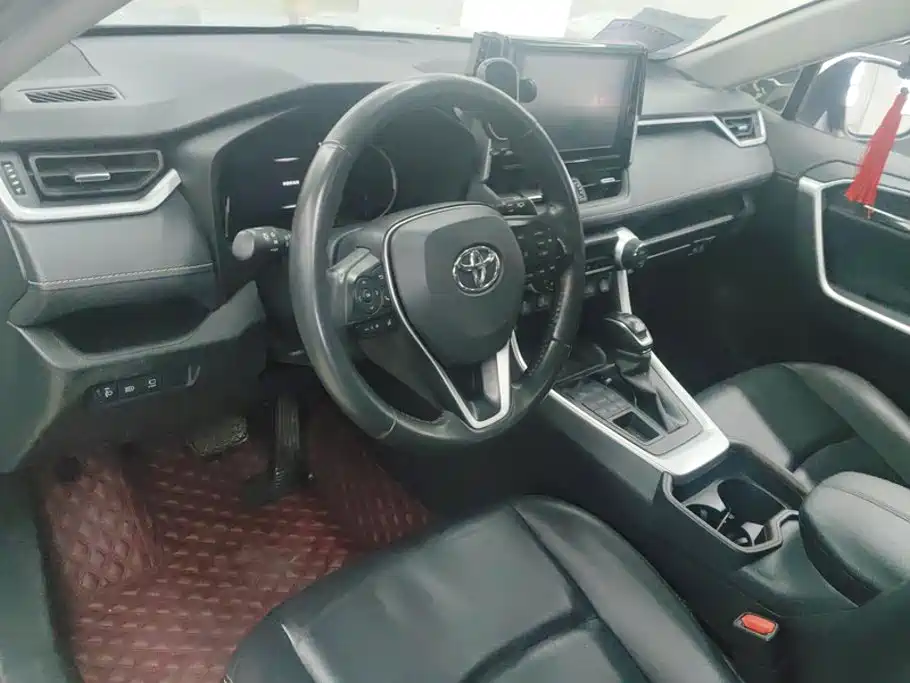 Toyota RAV4 — миниатюра 12