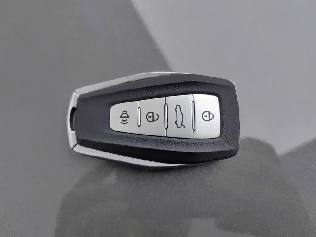 Geely Emgrand — миниатюра 19