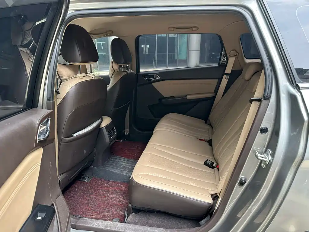Baojun 310W — миниатюра 8