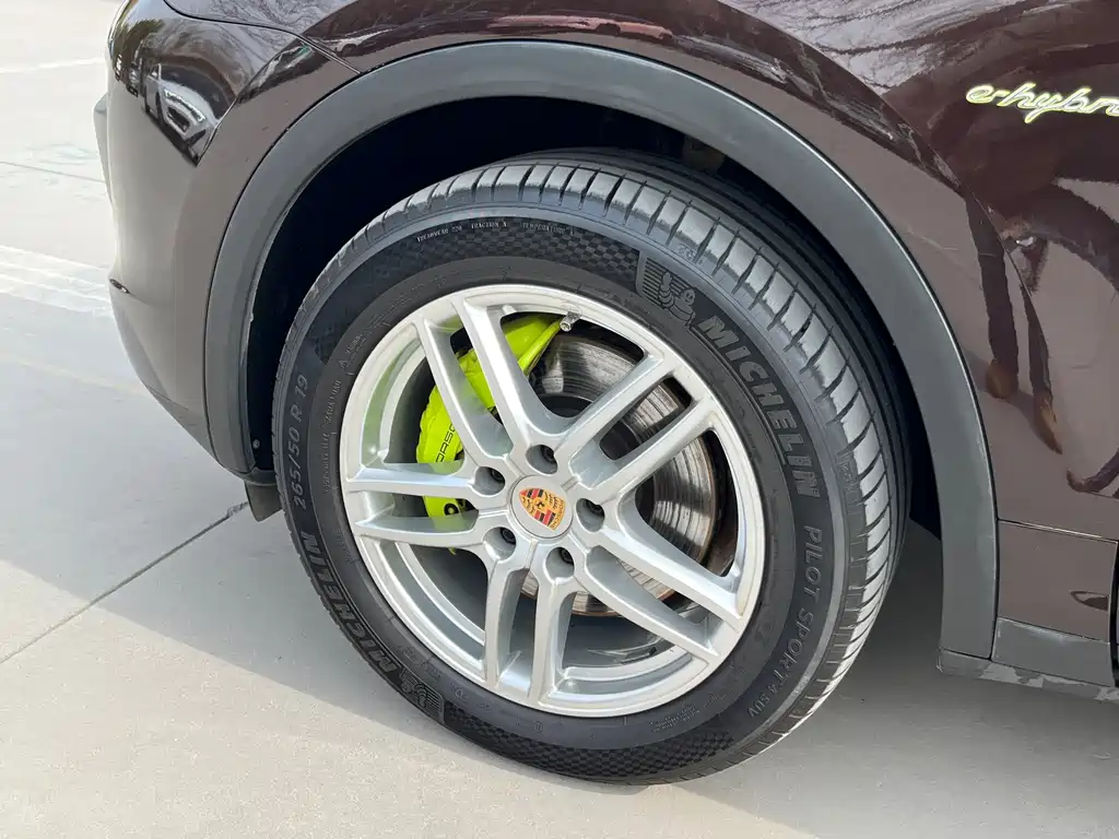 PORSCHE CAYENNE NEW ENERGY