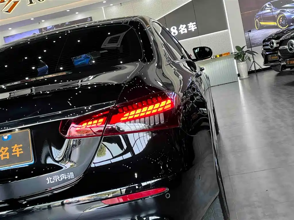 MERCEDES-BENZ E CLASS