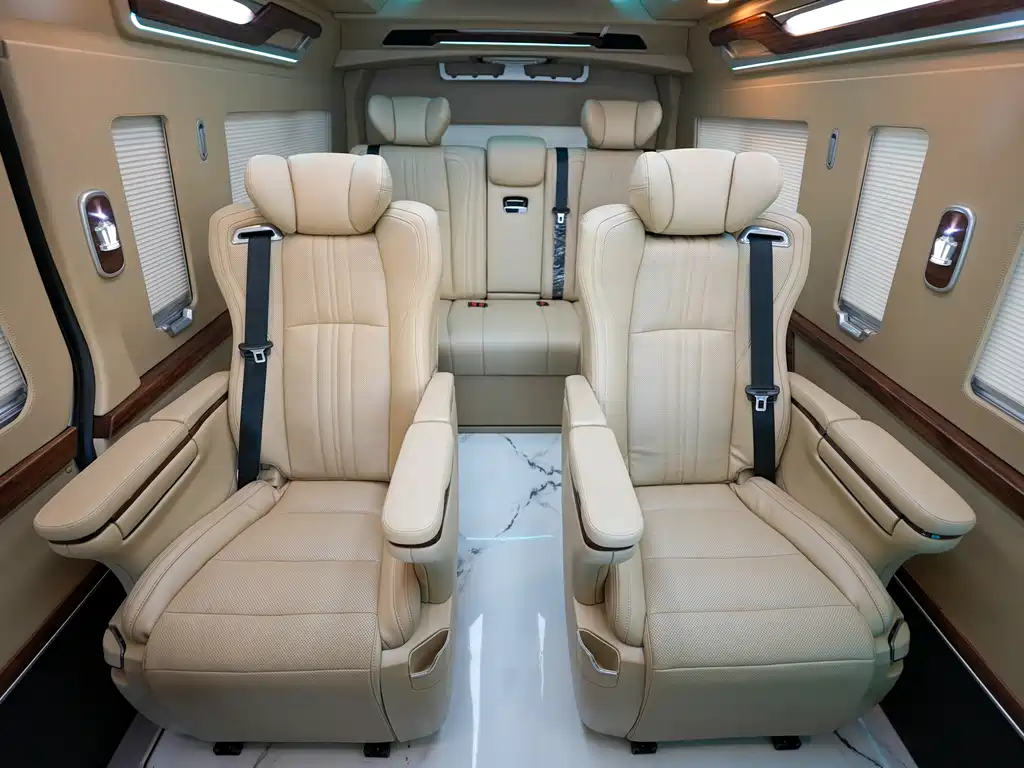 Toyota HiAce 2022 3.5L AT