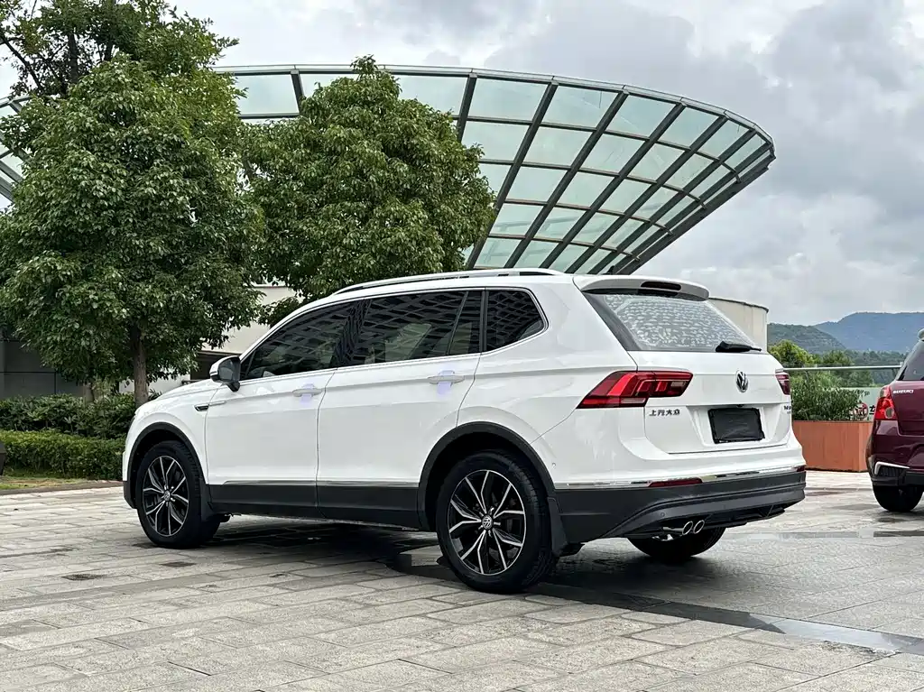 Volkswagen Tiguan L — миниатюра 12