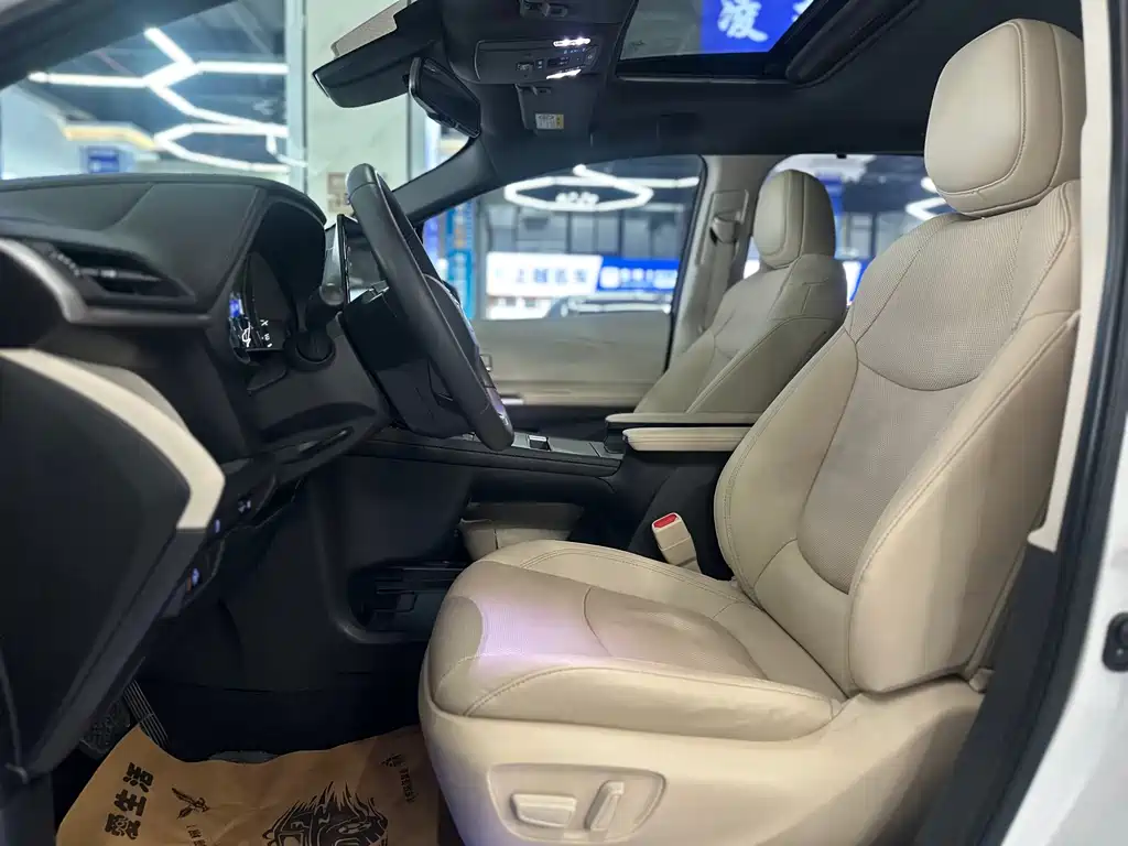 Toyota Sienna — миниатюра 9